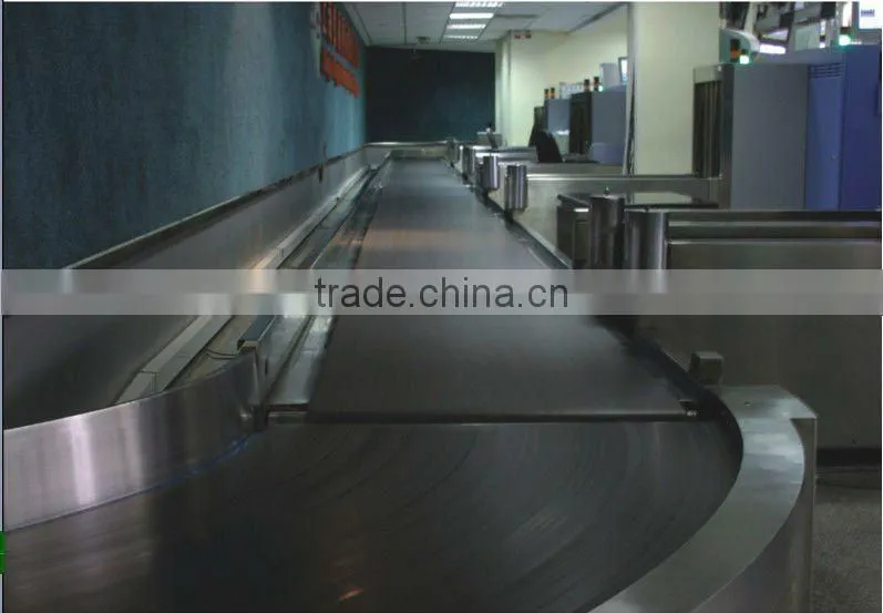airport plane baggage carousel