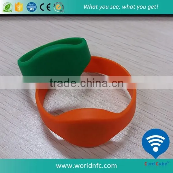 QR Code RFID Silicone Wristband