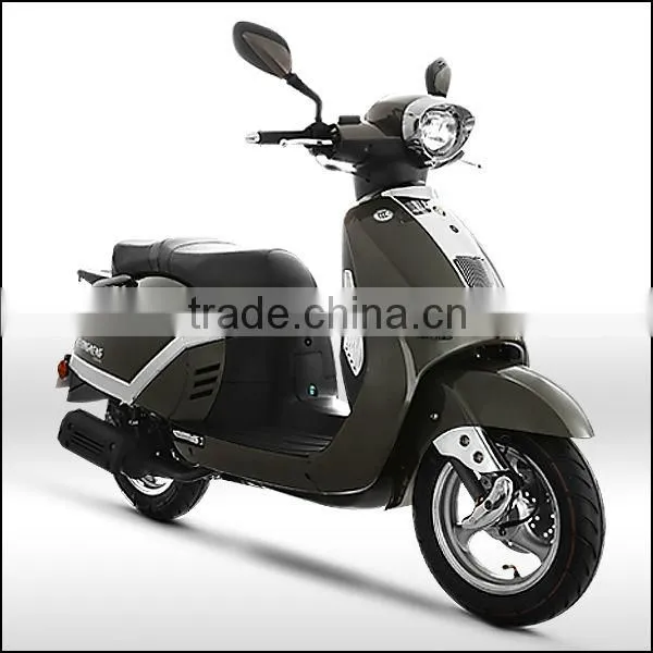 150cc Air Cooled 4 Stroke Gasoline Scooter & Moped with Lambretta design Classic Model Made in China