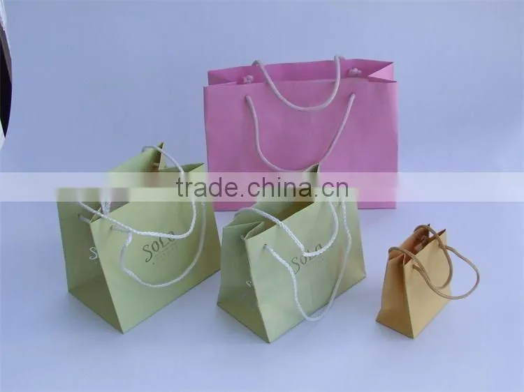 Kraft Paper Waterproof paper gift bag with Ribbon Handles