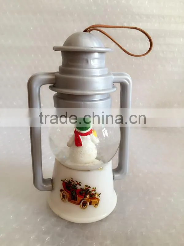 2015 Resin Snow Man Latern Design Led Handmade Christmas Snow Globe by China Supplier