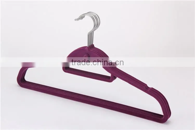 USA Supermarket Supplier Velvet Clothes Hanger with Hook and Tie Bar Standby