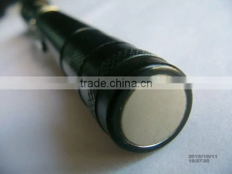3 LED Telescopic Flashlight With Magnet
