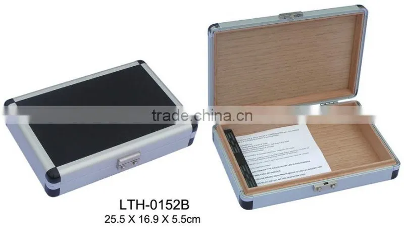 Aluminum cigar case with simple design ,Cigar Humidor inside lined with Mahogany