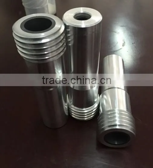 Coarse thread venturi tungsten carbide sandblast nozzle with aluminum jacket