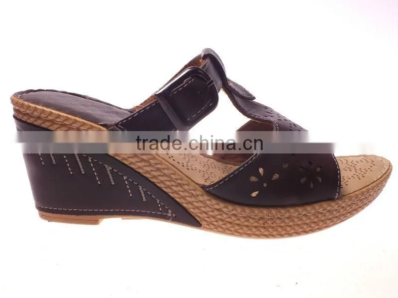 China women shoes mid wedge heel slippers with buckle closure