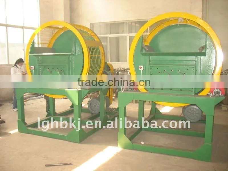 Rolling feeding shredder
