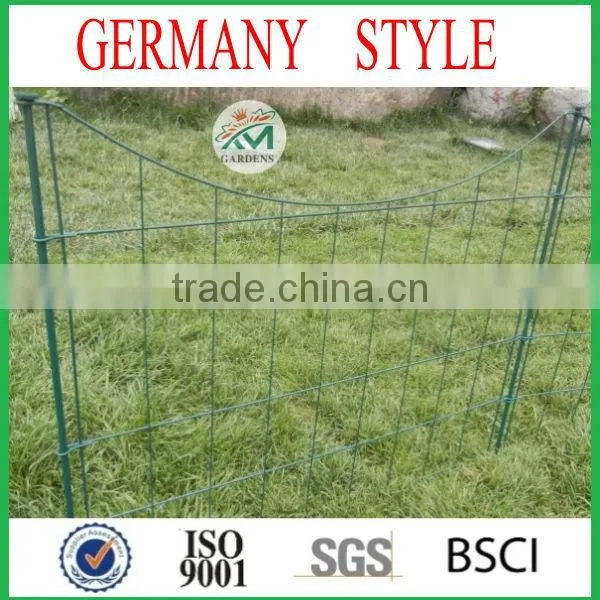 Garden fence lawn edging
