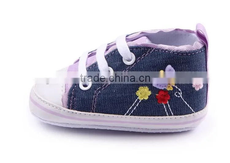 Colorful flower embroidered mori baby girl's prewalker
