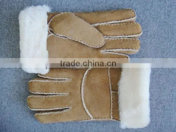 Winter sheepskin leather glove