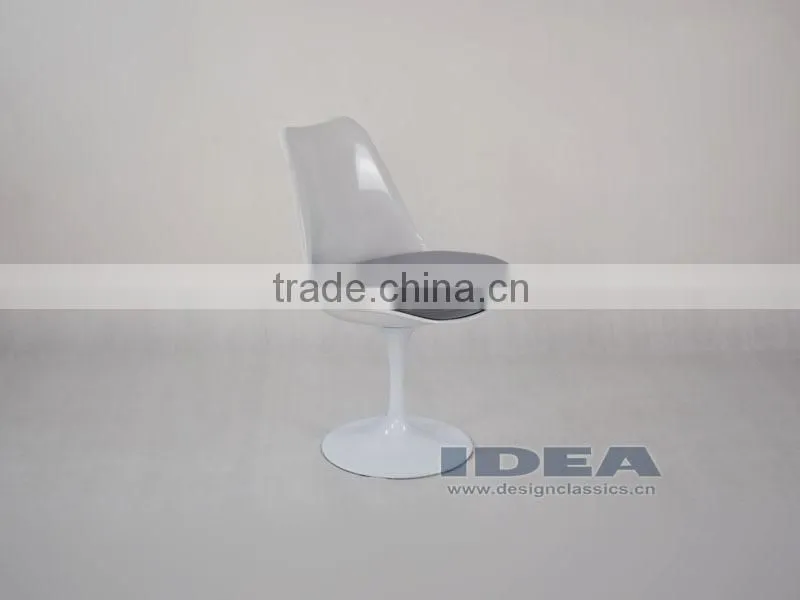 Replica Eero Saarinen Tulip Chair - Grey Cushion