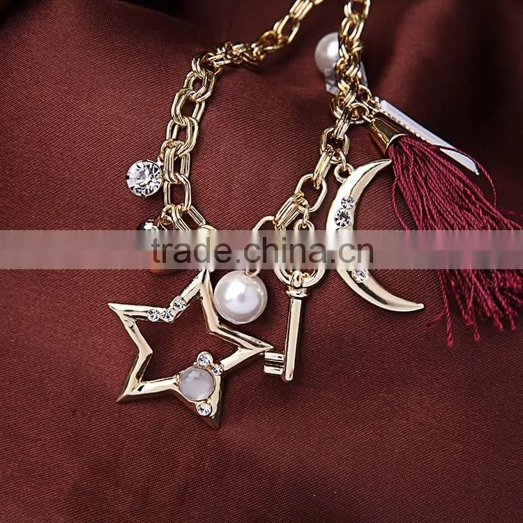 OEM/ODM Manufacture 2016 Fashion Design Moon Pendant Necklace Multiple Pendant Necklace