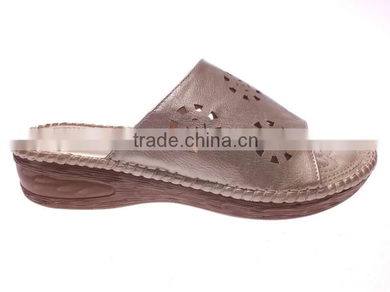 New design ladies fashion slippers with comfortable sole