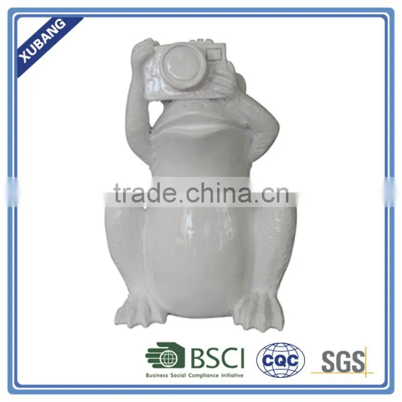 New Design Poly Resin Frog With Camera Figurine