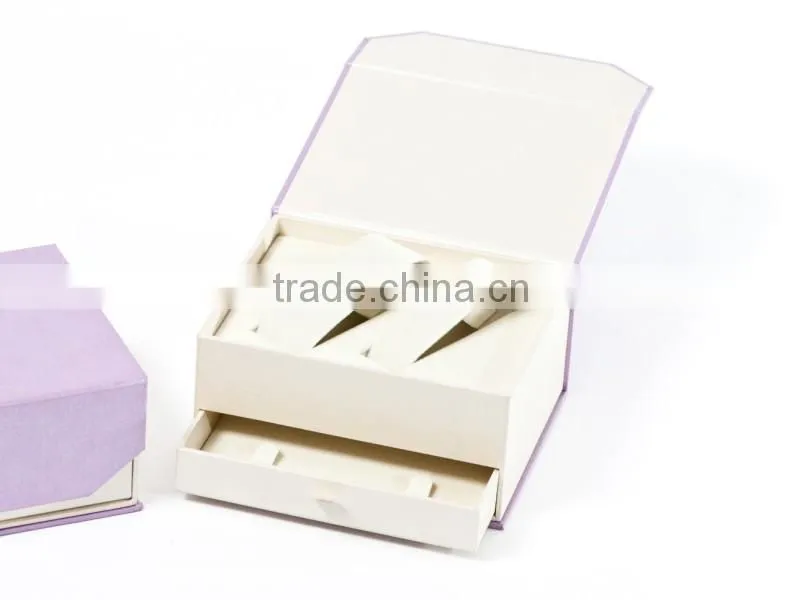 Elegant purple paper jewelry box with magnet closure