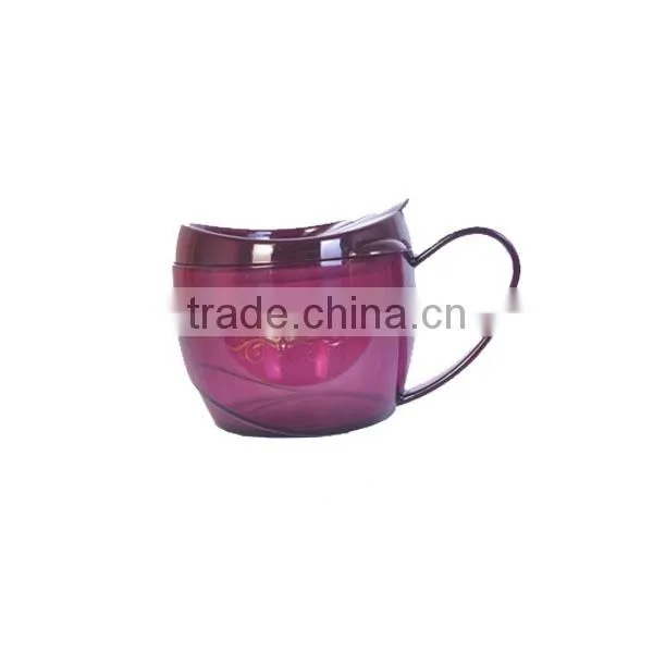 Plastic leisure cup with lid
