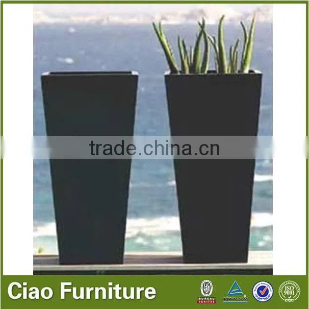 Outdoor plastic flower pot