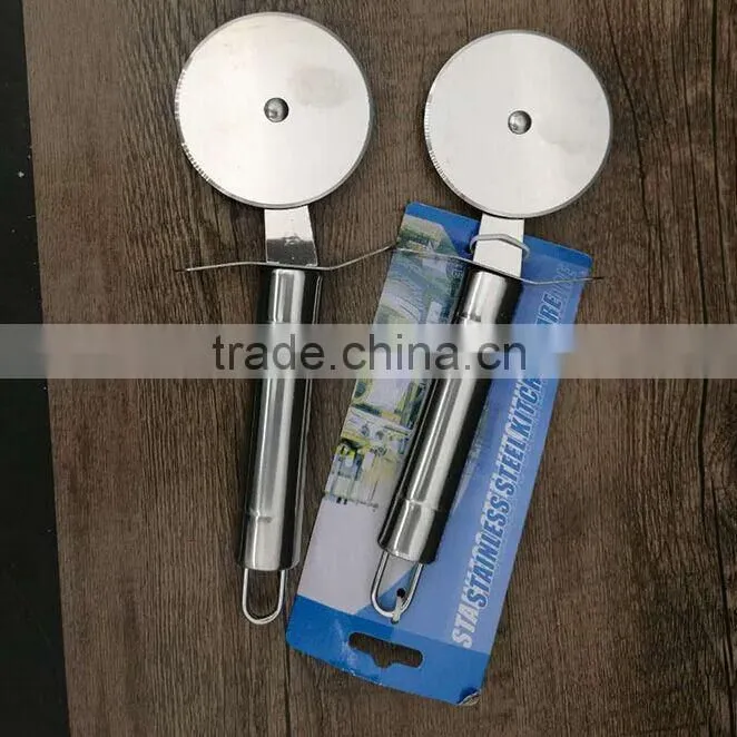 2017 good quality and competiitve price pizza slicer/pizza blade/pizza tools