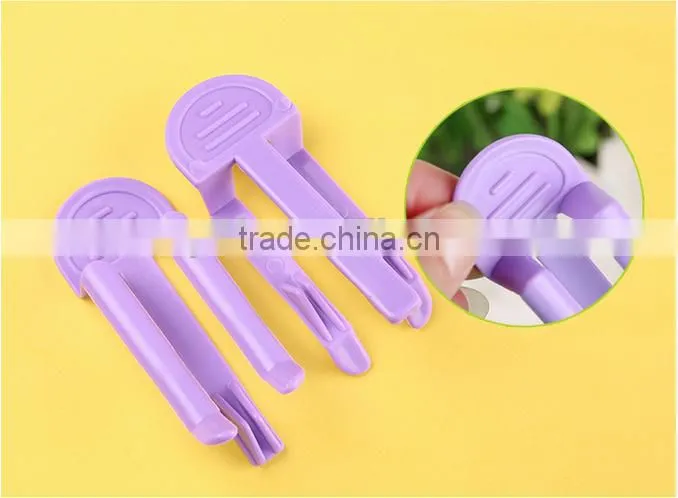 Plastic garbage bag non slip clip
