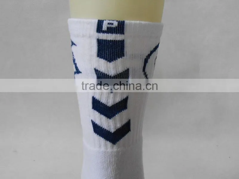 compression sport socks with polyester and cotton