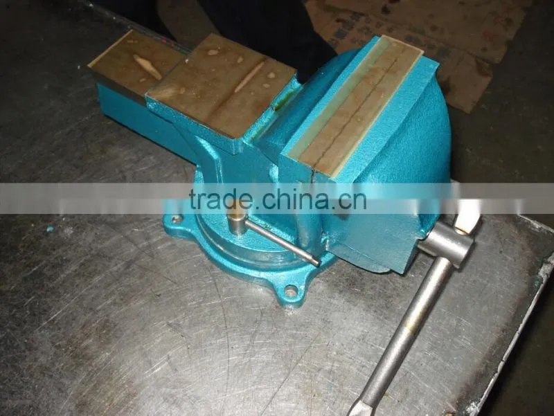 LIGHT DUTY BENCH VISE IN CASTING STEEL