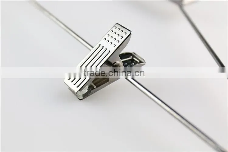 China Supplier Chrome Plated Metal Wire Hanger With Clips