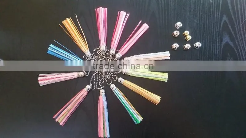 2016 promotional customized reflective tassel keychain EN13356
