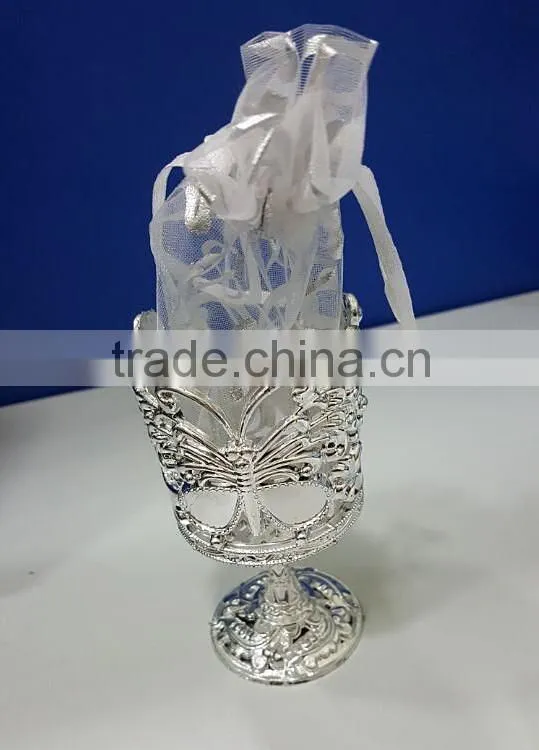OEM and ODM round plastic candy packaging gift box for wedding
