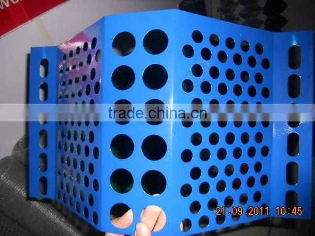Single Extension Arm Chain Link Fence