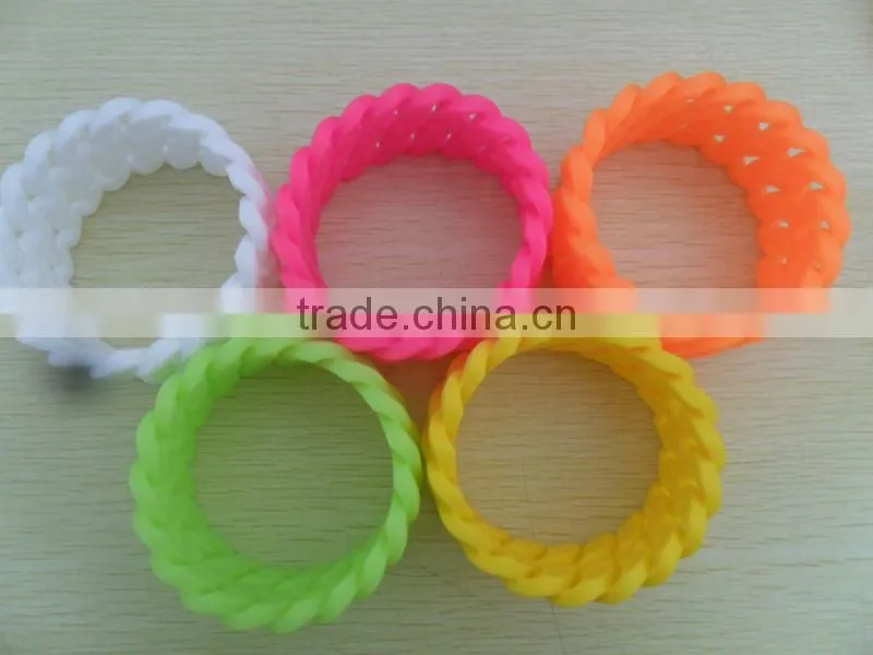 Customized Design silicone twist beaded bracelet