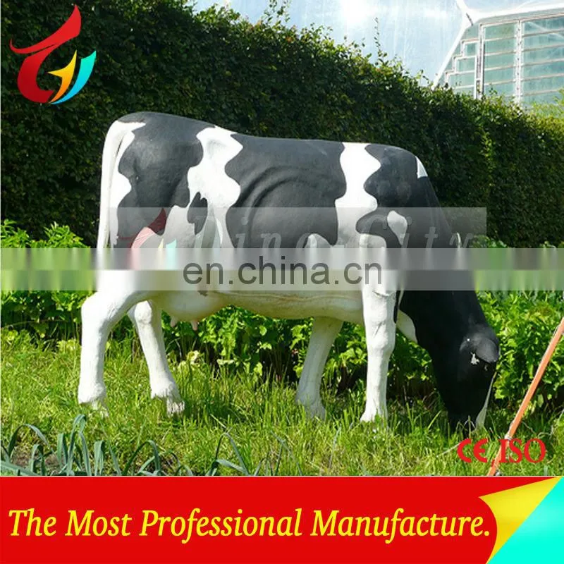 Attractive Outdoor Playground Fiberglass Cows Statue