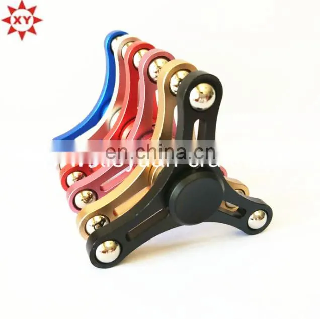Three leaf hand spinners