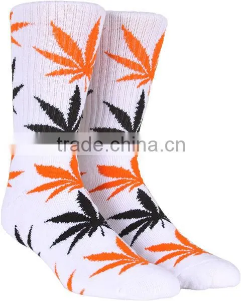 wholesale customized quality marijuana leaf socks