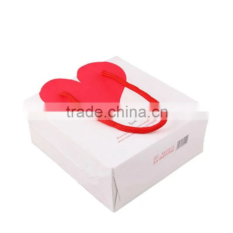 Fashiom comestic paper bag with handle