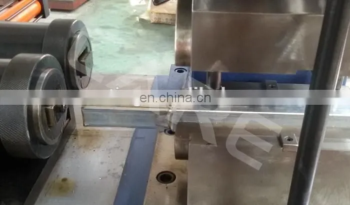 Automatic rectangle pipe end reducing machine for fitting one pipe into another