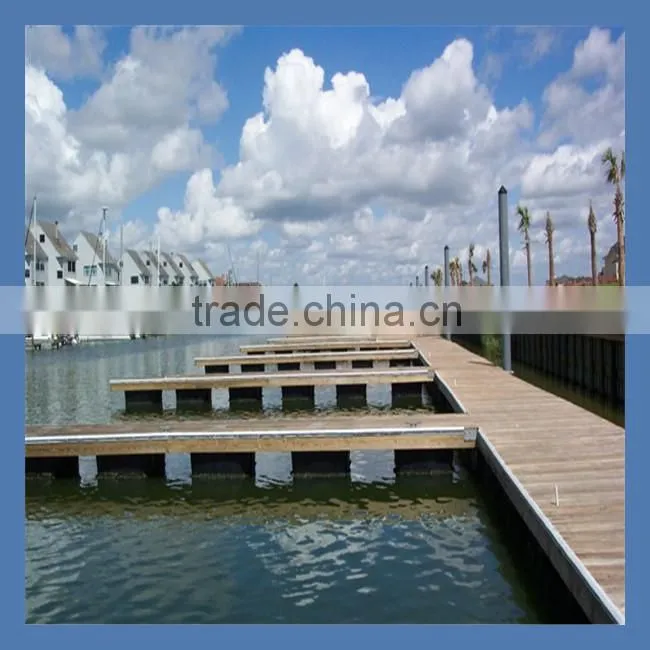 Floating pontoon dock system