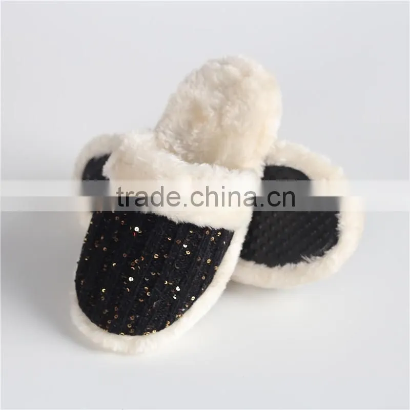 Woman knitted indoor slipper with sequins
