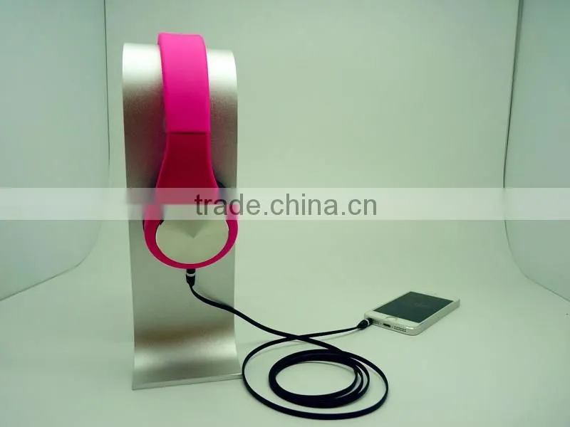 folding professional studio headphones with noise cancelling tech and super heavy bass sound for street studio