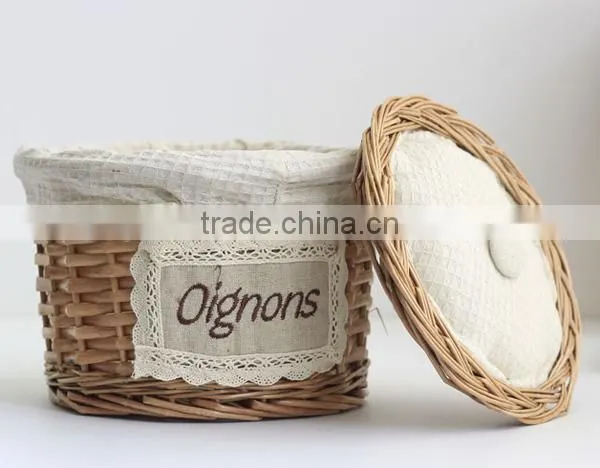 Linyi wicker basket with lid small empty gift basket