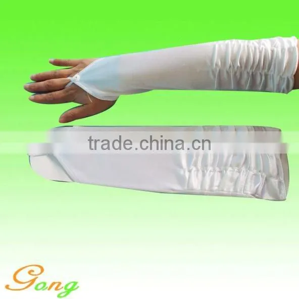 Fashion Short Satin Gloves With Fingerless
