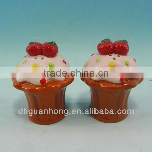 Napkin Holder With Salt And Pepper Shaker