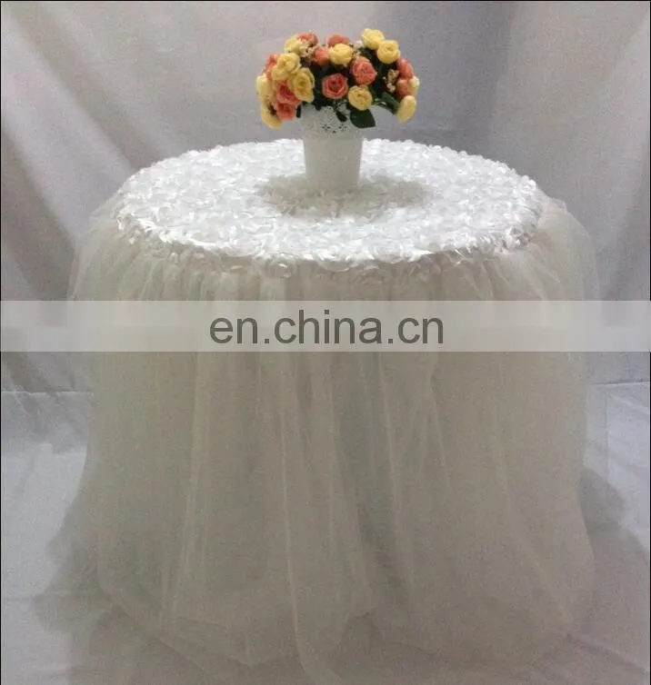 Fancy Elegant White Rosette And Tulle Table Skirt For Wedding Decoration