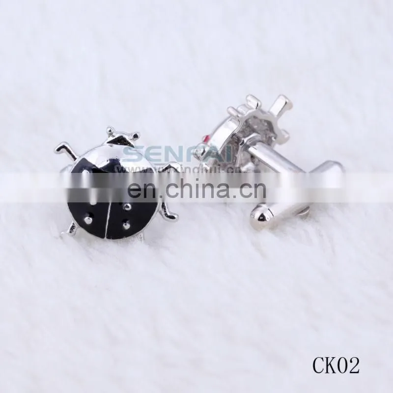 2014 New Design Customized Logo crystal red alloy gold crown cufflinks