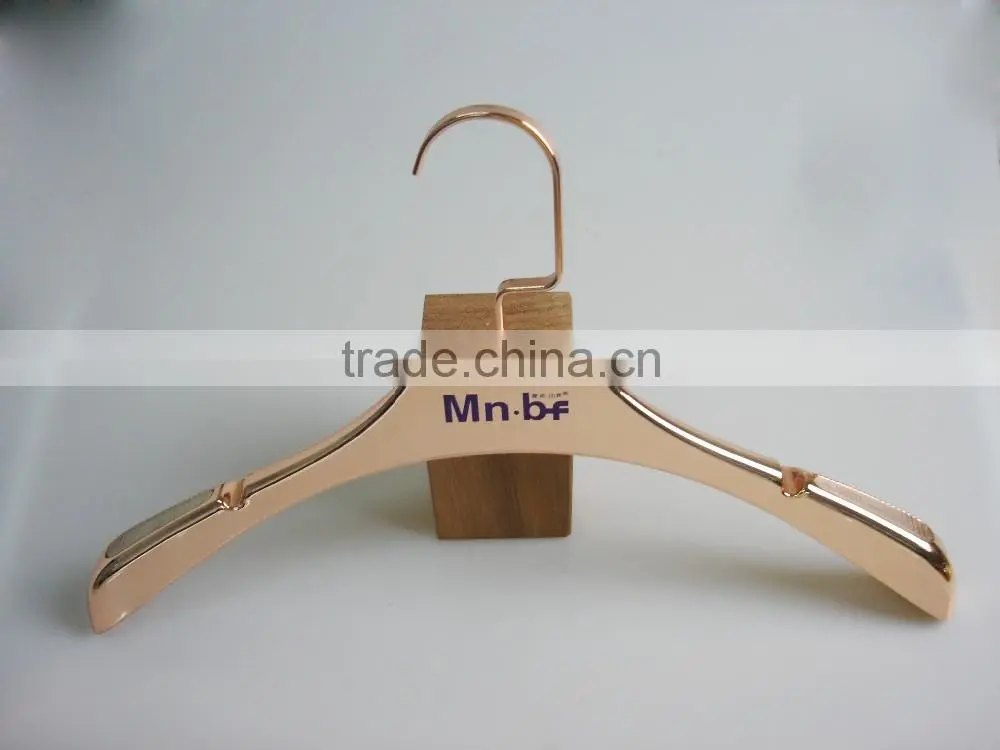 HA7049 notched rode gold plated antislip plastic coat hanger for clothes