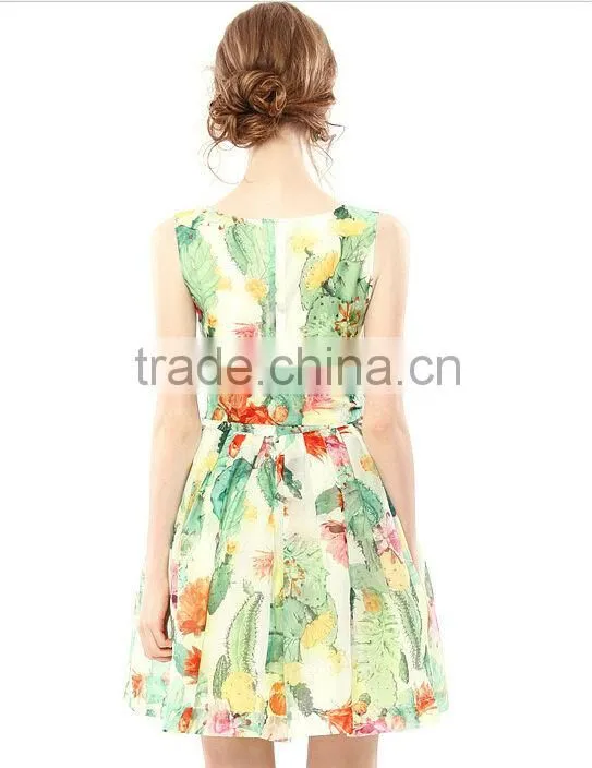 2014 New Product Trendy Women sleeveless Silk Dress (stock)