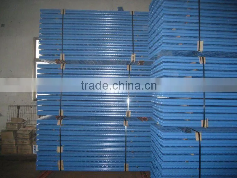 High density storage rack for individual access to all pallets