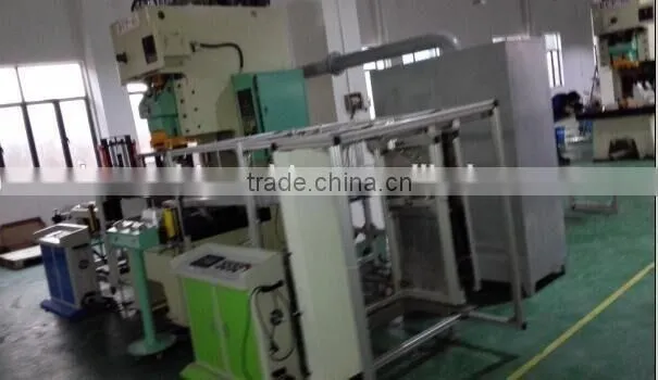 Automatic aluminum foil container making machine