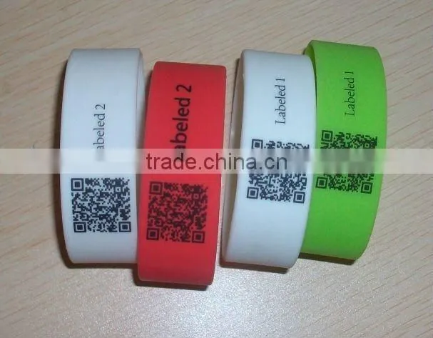 Silicone Engravable unique qr bracelet with tin box