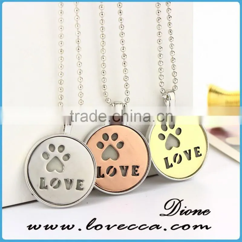Hot Selling Stock Creative Glow in the Dark Round Pendant Luminous Necklace