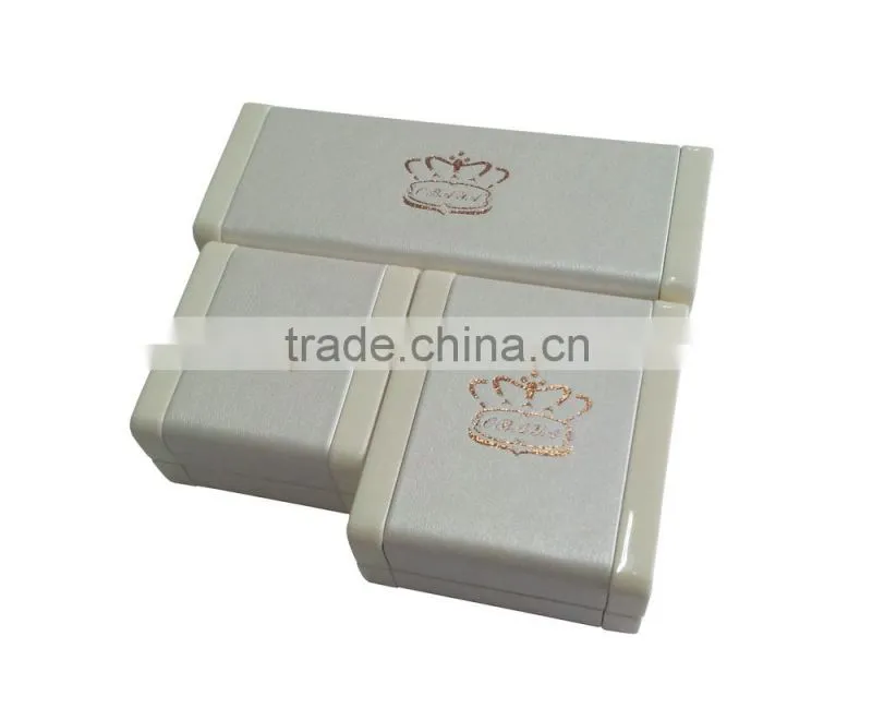 Custom Lacquered White Wooden Jewellery Box